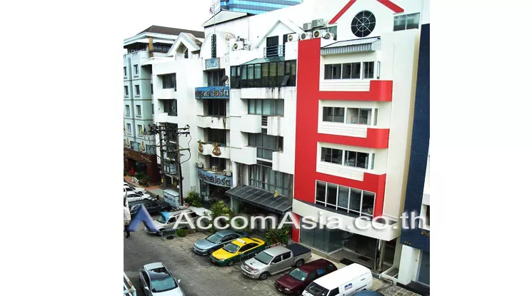  Office space For Rent in Ratchadapisek, Bangkok  near MRT Ratchadaphisek (AA12963)